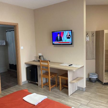 Nautilus Etterem Es Panzio Hotel Dabas Buitenkant foto