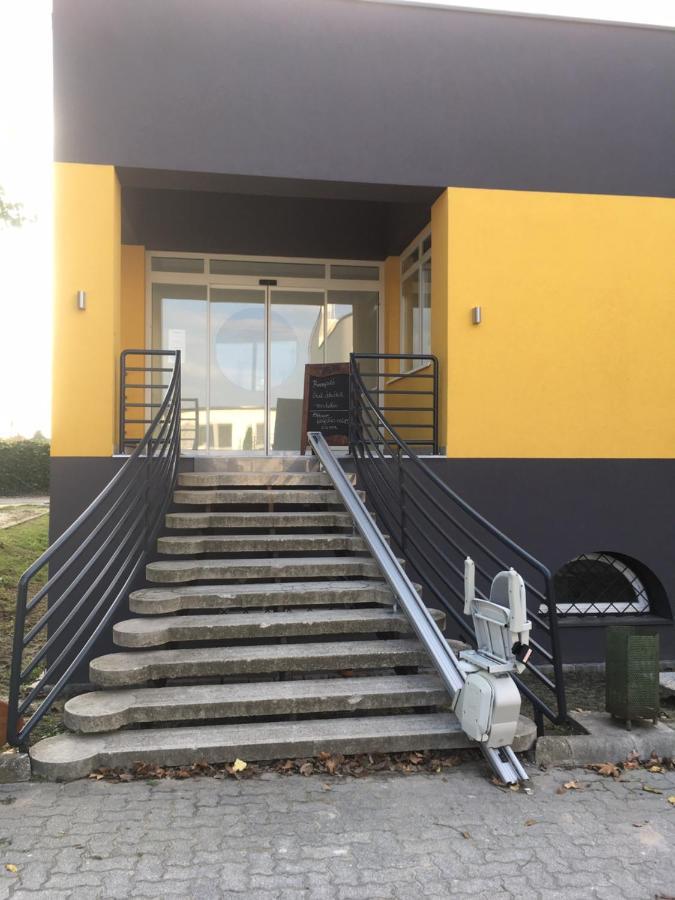 Nautilus Etterem Es Panzio Hotel Dabas Buitenkant foto