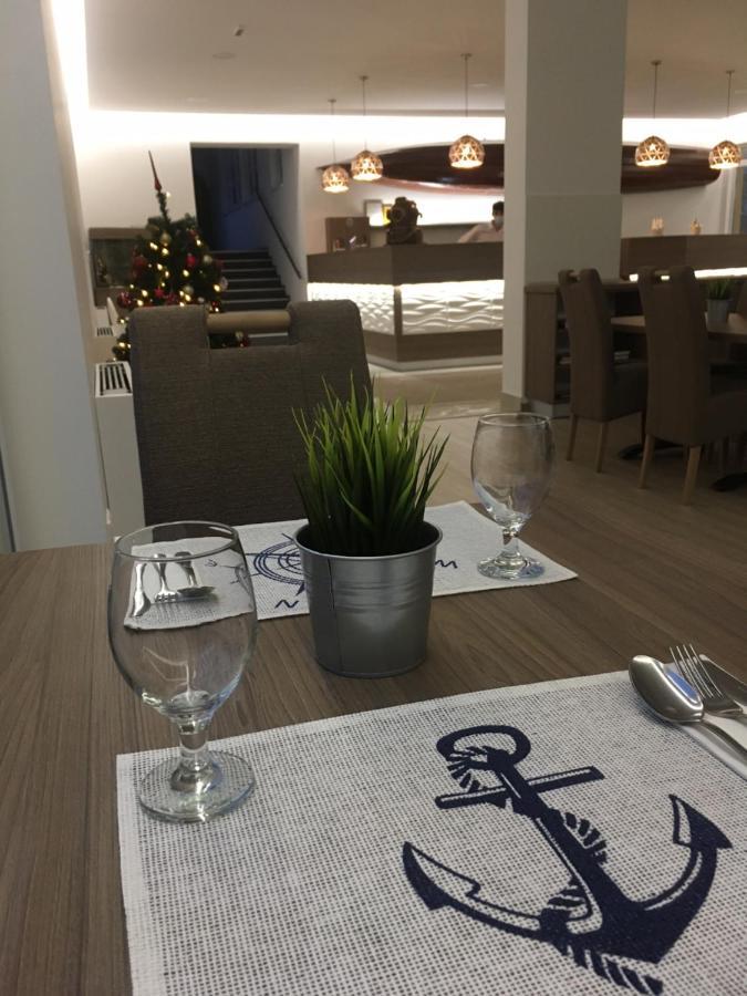 Nautilus Etterem Es Panzio Hotel Dabas Buitenkant foto