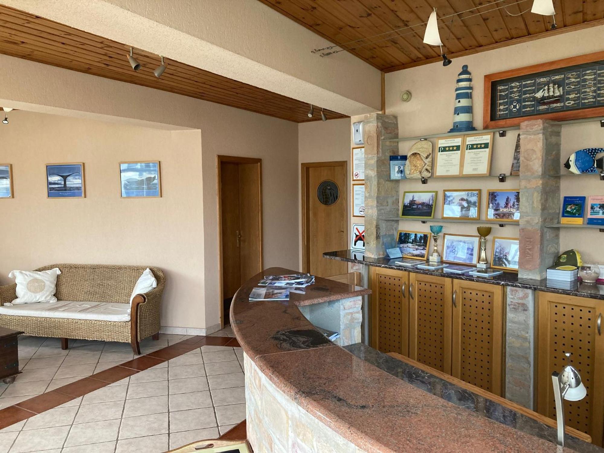 Nautilus Etterem Es Panzio Hotel Dabas Buitenkant foto