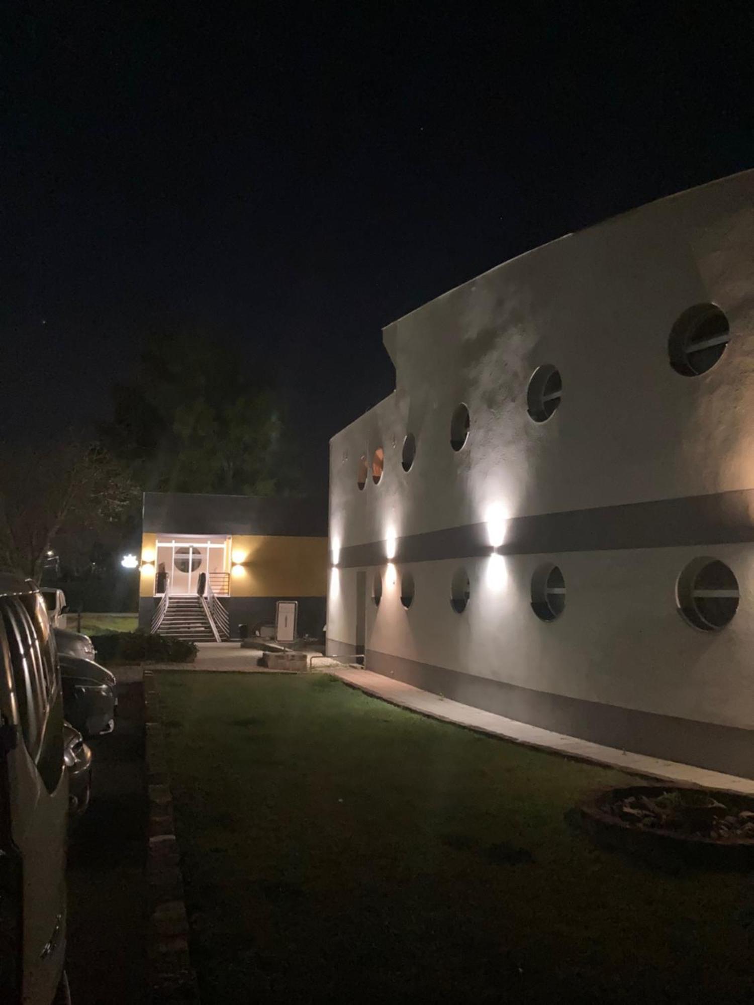 Nautilus Etterem Es Panzio Hotel Dabas Buitenkant foto