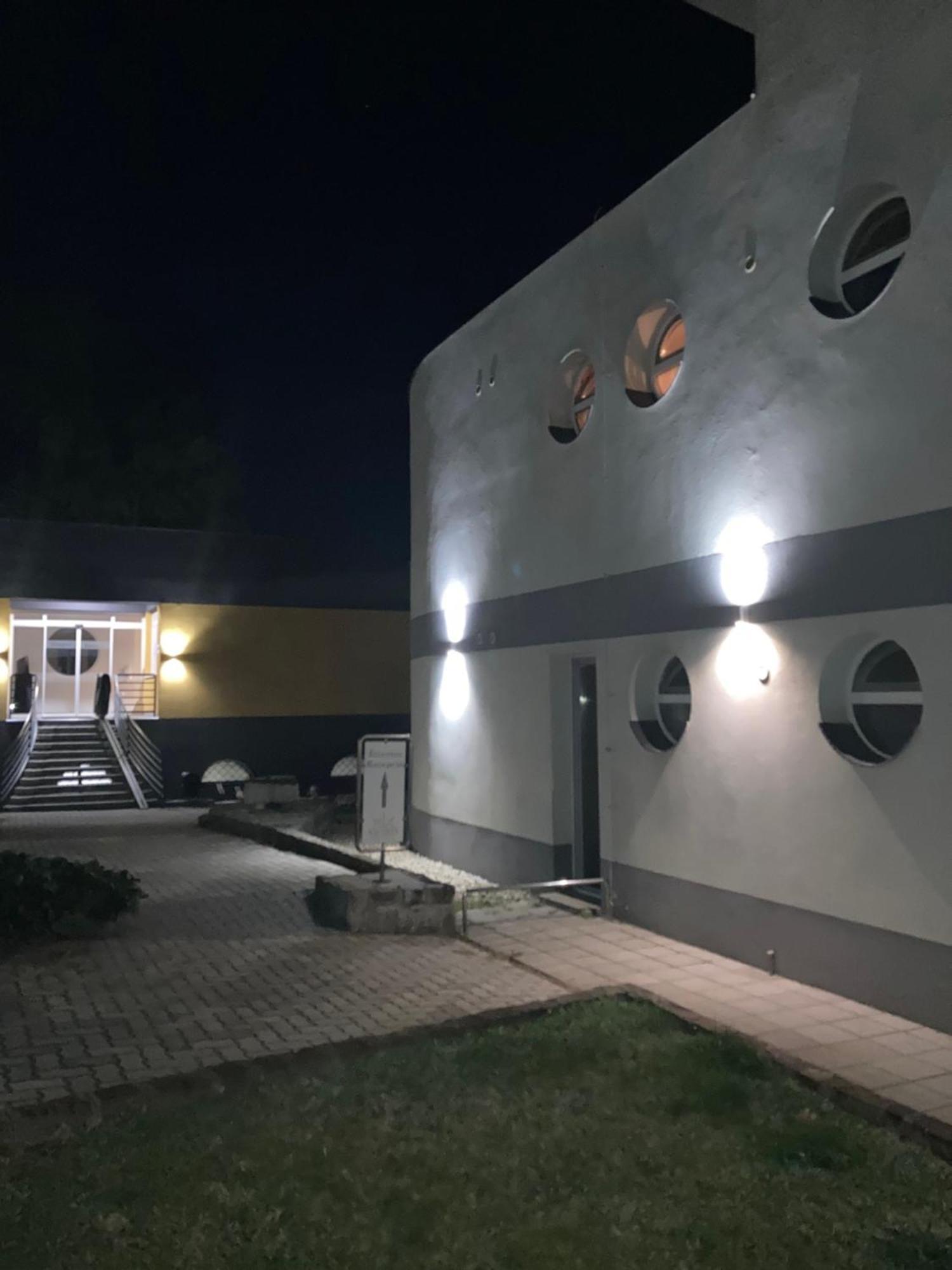 Nautilus Etterem Es Panzio Hotel Dabas Buitenkant foto