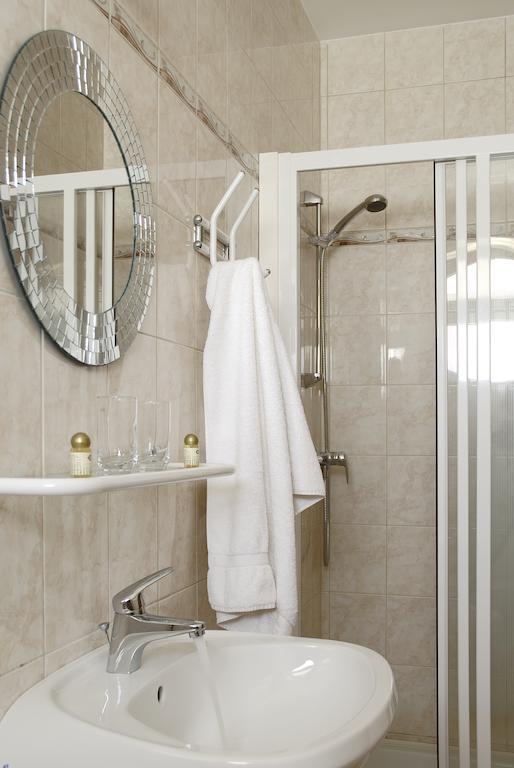 Nautilus Etterem Es Panzio Hotel Dabas Kamer foto